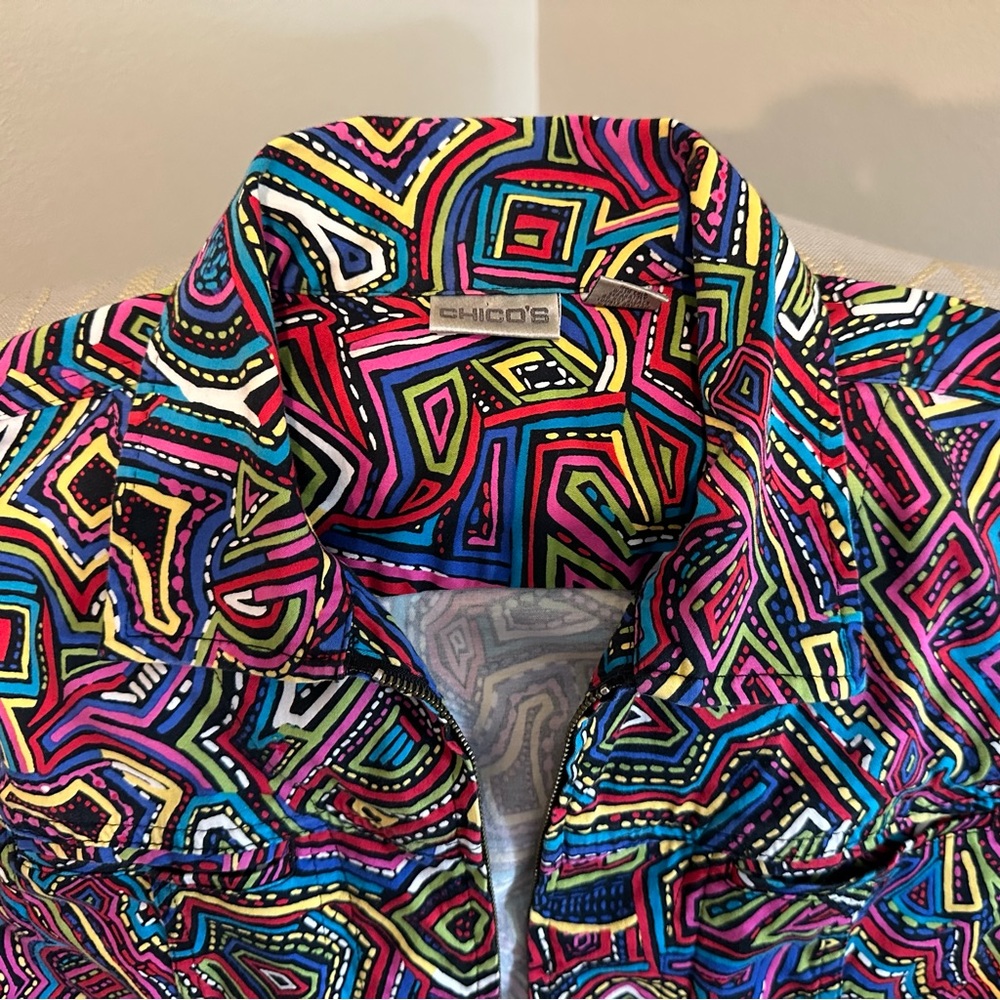 Chico's Multi Color Abstract Geometric Print
Zipper Jacket